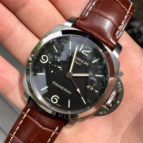 Panerai Luminor GMT PAM 320 .